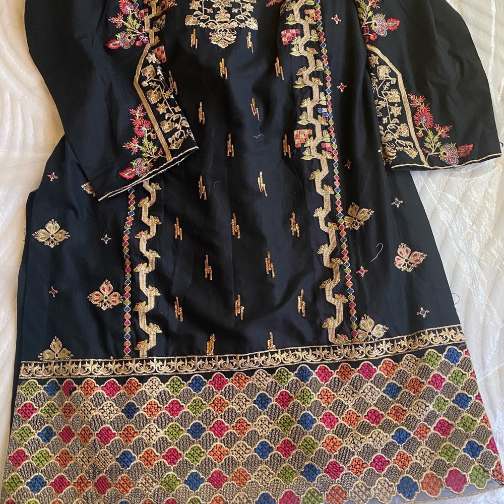 Pakistani 3 picec ladies luxury full embroidery - Picture 9 of 13